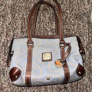 Dooney and Bourke vintage handbag pre owned excellent condition